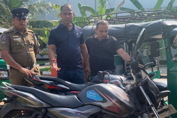 யாழில் பொலிஸார் அதிரடியில் சிக்கிய பலர்! | Many People Caught In Police Action In Jaffna யாழில் பொலிஸார் அதிரடியில் சிக்கிய பலர்! | Many People Caught In Police Action In Jaffna