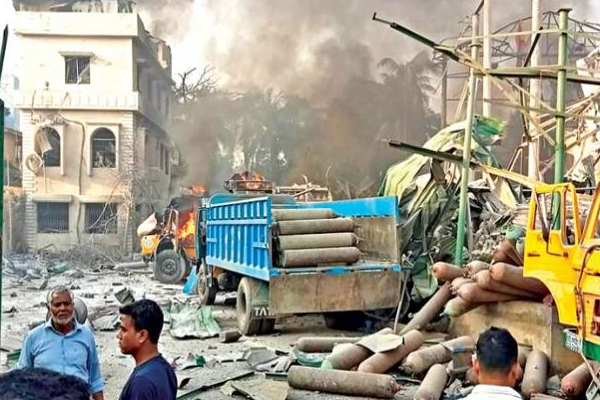 பங்களாதேஷில் ஏற்பட்ட பயங்கர சம்பவம்: 6 பேர் பரிதாபமாக உயிரிழப்பு | Explosion At An Oxygen Plant In Bangladesh 6 Died