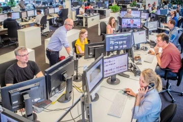 ஜெர்மனியில் ஊதியத்தில் சம உரிமை கேட்கும் பெண்கள்!