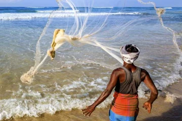 முல்லைத்தீவில் கரைவலை தொழிலாளி கடல் இழுத்து உயிரிழப்பு! (Video)