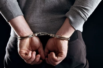 தொலைபேசி கம்பிகளை திருடிய சந்தேகநபர்கள் கைது