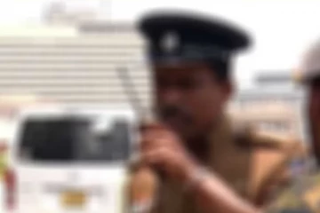 ප්‍රදේශයක්ම භීතියට පත් කරමින් සිටින, චන්ඩි සොයා පොලිසිය අම්පිටිය පීරයි..!