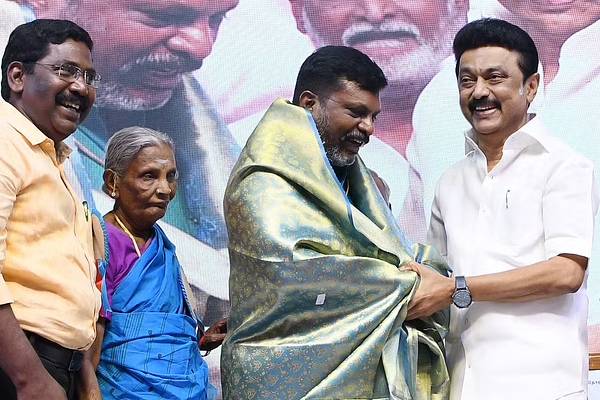 டெல்லிக்கு நான் செல்வது கைகட்டி வாய் பொத்தி நிற்க அல்ல : முதலமைச்சர் மு.க ஸ்டாலின் | Cm Stalin Says About Central Government டெல்லிக்கு நான் செல்வது கைகட்டி வாய் பொத்தி நிற்க அல்ல : முதலமைச்சர் மு.க ஸ்டாலின் | Cm Stalin Says About Central Government