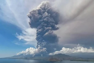 மிக அபாயகரமான சாம்பல்... சேவைகளை ரத்து செய்யும் சர்வதேச விமான நிறுவனங்கள்