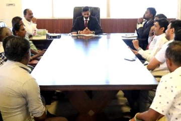 நீண்டகாலமாக நிலவிய தொழில் பிணக்குகளுக்கு தீர்வு : பணிக்குச் செல்ல தீர்மானித்துள்ள இறம்பொடை மக்கள்(Photos)