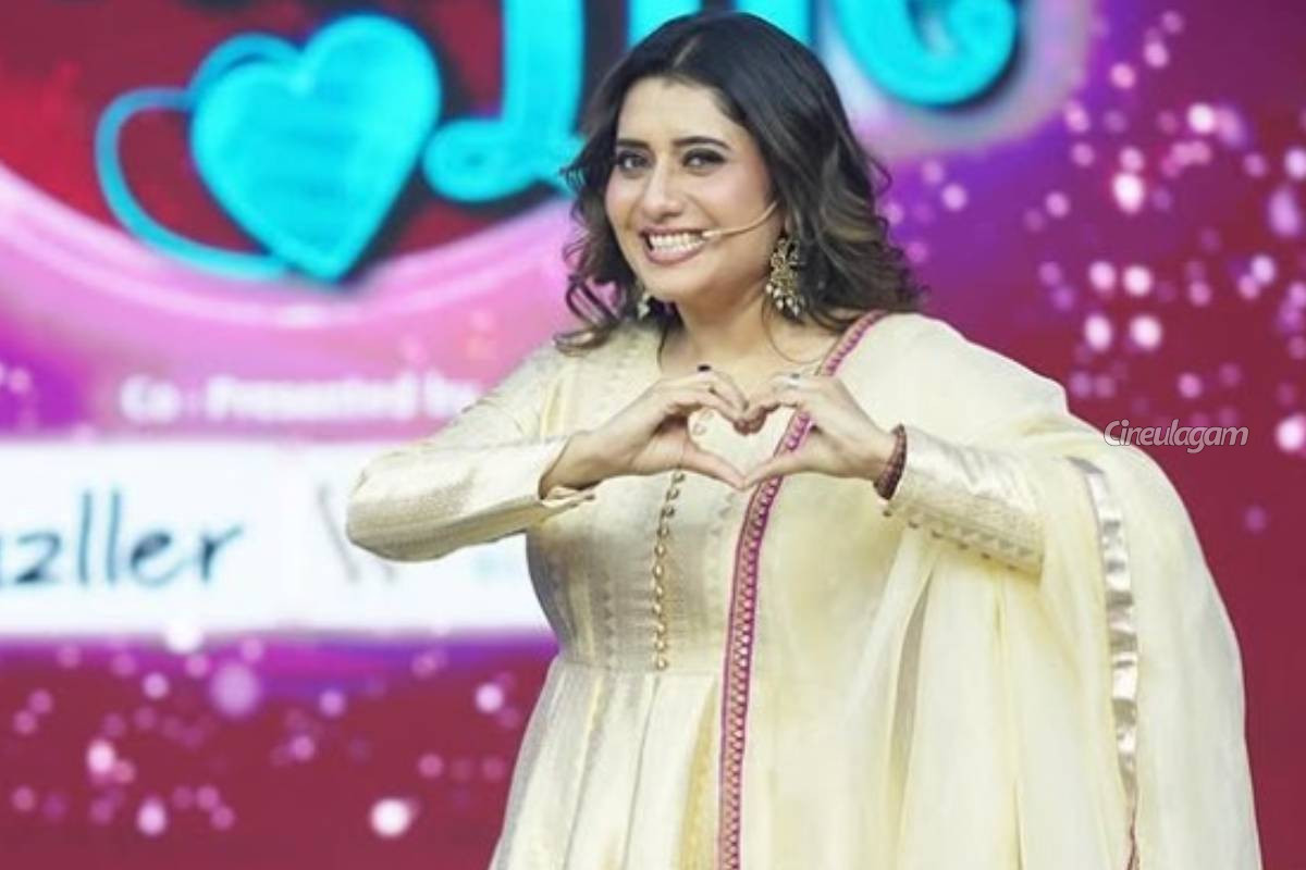 தனது பிறந்தநாளில் ரசிகர்களுக்கு ஸ்வீட் சர்ப்ரைஸ் கொடுத்த தொகுப்பாளினி பிரியங்கா... வைரலாகும் வீடியோ | Anchor Priyanka Sweet Surprise Fans Video Viral