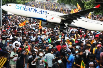 சிறிலங்காவை விட்டு வெளியேறிய இலட்சக்கணக்கானோர்..!