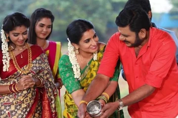 கணவர், மகனுடன் பாண்டியன் ஸ்டோர்ஸ் நடிகை சுஜிதா.. அழகிய குடும்ப புகைப்படம்