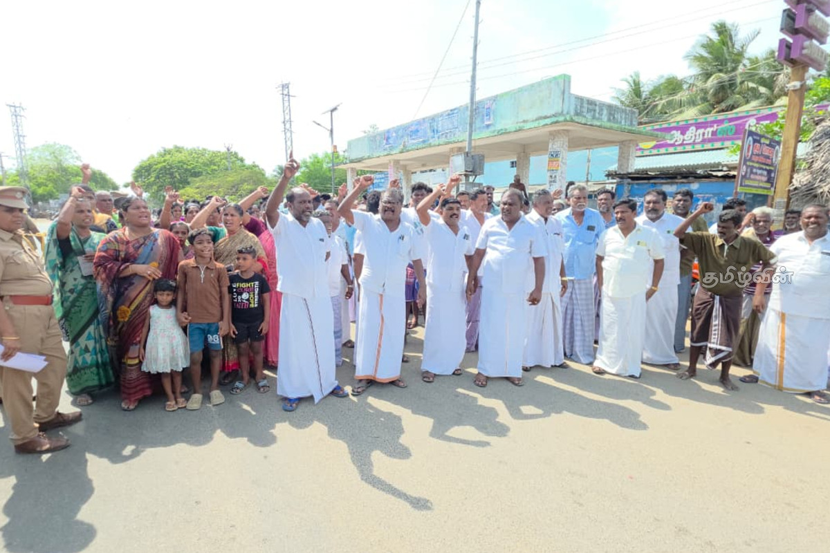 இலங்கை சிறையில் உள்ள கடற்றொழிலாளர்களை விடுவிக்க கோரி பாம்பன் பாலம் முன் போராட்டம் | Road Blockade In Front Of Pamban Bridge இலங்கை சிறையில் உள்ள கடற்றொழிலாளர்களை விடுவிக்க கோரி பாம்பன் பாலம் முன் போராட்டம் | Road Blockade In Front Of Pamban Bridge