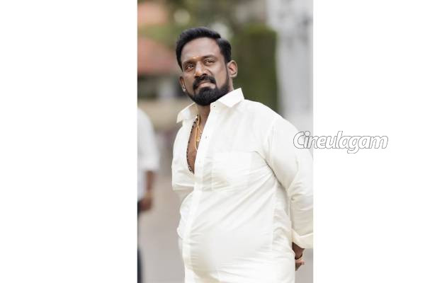 ரோபோ சங்கரின் அஸ்தியை கரைக்க சென்ற குடும்பம்.. மகள் இந்திரஜா கண்ணீர் பதிவு! | Indraja Post About His Father Goes Viral ரோபோ சங்கரின் அஸ்தியை கரைக்க சென்ற குடும்பம்.. மகள் இந்திரஜா கண்ணீர் பதிவு! | Indraja Post About His Father Goes Viral