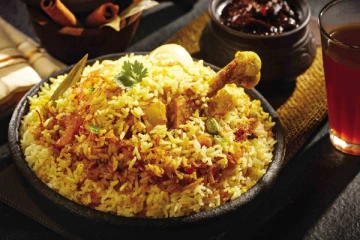 பிரியாணி சாப்பிட்ட பின்பு மறந்தும் இந்த உணவுகளை சாப்பிடாதீங்க! ரொம்பவே ஆபத்தாம்