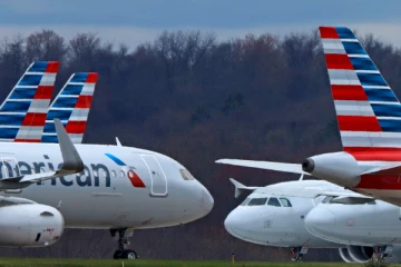 அமெரிக்காவில் 500-க்கும் மேற்பட்ட விமான சேவை ரத்து; பயணிகள் அவதி