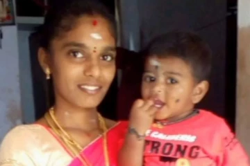 மருமகள், பேரக்குழந்தை மீது தீ வைத்த நபர் - தேனி அருகே பரபரப்பு சம்பவம்