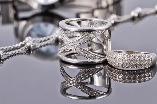 சரசரவென உயரும் தங்கம் விலையால் நகைப்பிரியர்கள் க்ஷாக்! | Jewelers Shocked By Rising Gold Prices Chennai