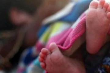 ඇළකට ඇද වැටී මිය ගිය අවුරුදු එකහමාරක කුඩා දරුවා