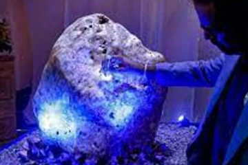 கின்னஸ் புத்தகத்தில் இடம்பிடித்த இலங்கை இரத்தினக்கல்!