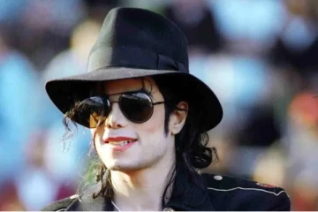 கோடிக்கணக்கில் ஏலத்தில் விற்பனையான மைக்கேல் ஜாக்சனின் தொப்பி! விலை எவ்வளவு தெரியுமா?