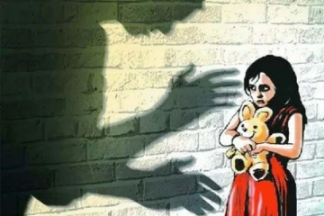 தாத்தாவுடன் விளையாட வந்த 7 வயது சிறுமி: தாத்தா செய்த கேவலமான வேலை! பெற்றோரிடம் வந்து கதறிய கொடுமை