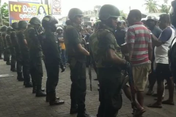 கொழும்பில் ஐ.ஓ.சி எரிபொருள் நிலையம் முன்பாக பதற்றம்: பெருமளவில் இராணுவத்தினர் குவிப்பு (Video)