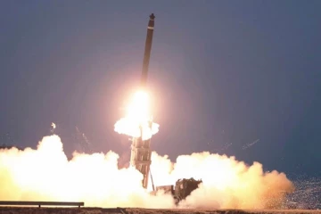 2 ஏவுகணைகளை ஏவி சோதனை செய்தது வடகொரியா: ஆராயும் ஐ.நா.