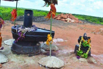 பௌத்த  சிதைவுகளே உள்ளன!  தமிழர்களிடமிருந்து பறிபோகுமா  வெடுக்கு நாறிமலை?