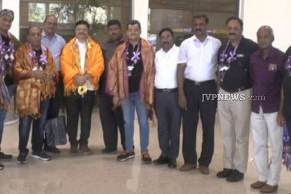 இலங்கையை வந்தடைந்த தென்னிந்திய நகை வியாபாரிகள் குழு! | South Indian Jewelers Group Visit Sri Lanka