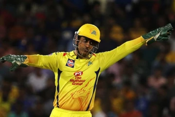 தோனி செஞ்சா மட்டும் தப்பில்லையா; யாரும் கேட்கமாட்டிங்களா? முன்னாள் வீரர்கள் அதிருப்தி!