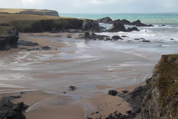 கடலுக்குள் மூழ்கிப்போன பிரம்மாண்ட நகரம்....650 வருடங்களுக்கு பின் தானாகவே வெளிவந்த அதிசயம்! | Britain Lost Town Discovered After More Than 650