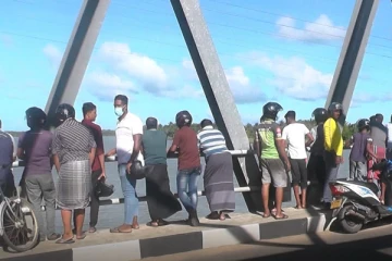 பாலத்துக்கு கீழ் மிதந்தது சடலமா?  தேடுதல் பணி  தீவிரம்! பரபரப்பான  ஓட்டமாவடி