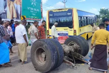 மதுரையில் அரசு பேருந்தின் சக்கரம் சாலையில் கழன்று ஓடி விபத்து- மாணவர்கள் படுகாயம்