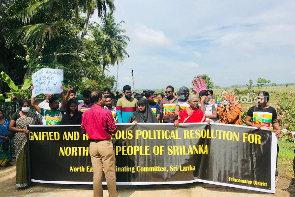 கௌரவமான உரிமை கோரி பொலிகண்டியில் கவனயீர்ப்பு போராட்டம் (Video) | Vigilance In Polikandi To Demand Dignity