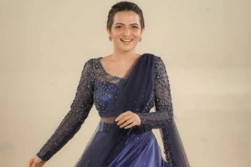 திடீரென திருமண புகைப்படத்தை வெளியிட்டு வாழ்த்த கூறிய தொகுப்பாளினி டிடி... குவியும் லைக்ஸ்