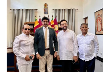 கிழக்கின் ஆளுநருடன் அலி ஸாஹிர் மௌலானா சிநேகபூர்வ சந்திப்பு