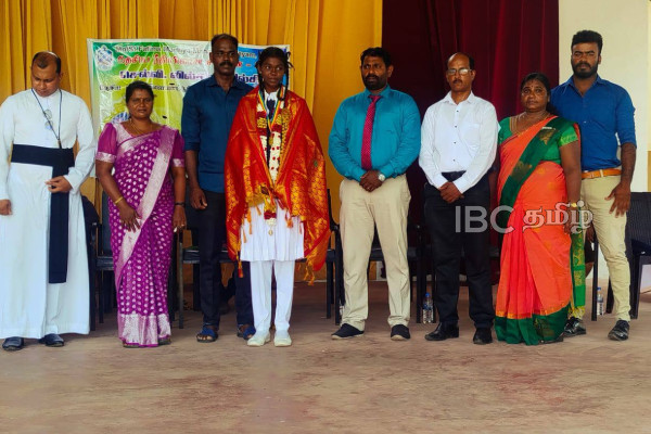 தேசிய ரீதியில் முறியடிக்கப்பட்ட சாதனை : தமிழர் பிரதேச மாணவி கௌரவிப்பு | Tamil Student Honored For National Achievement