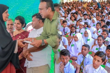 மக்களை வீழ்த்த முயலும் தலைவர்கள் நாட்டில் உள்ளனர் : மனுஷ நாணயக்கார