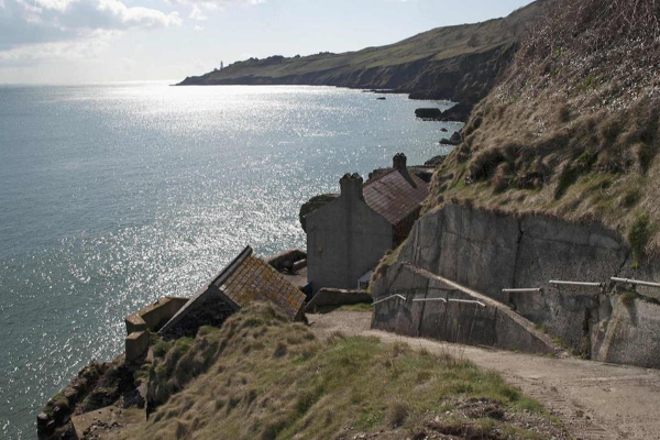 கடலுக்குள் மூழ்கிப்போன பிரம்மாண்ட நகரம்....650 வருடங்களுக்கு பின் தானாகவே வெளிவந்த அதிசயம்! | Britain Lost Town Discovered After More Than 650