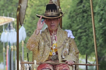 உலகின் பணக்கார மன்னர் யார் தெரியுமா? வீட்டில் 38 விமானங்கள்,300 கார்கள் - 3.2 லட்சம் கோடி சொத்து..!