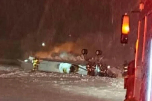 அமெரிக்காவில் எட்டுபேருடன் தீப்படித்து எரிந்த தனியார் விமானம்: பயணித்தவர்களுக்கு நேர்ந்த கதி…! | Private Jet Crashes In Flames At Maine Airport