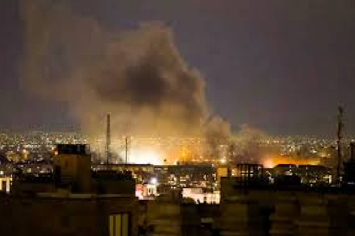 தெஹ்ரான் மீது இஸ்ரேலின் பாரிய வான்வழித் தாக்குதல் ; 400-க்கும் அதிகமான இலக்குகள் தகர்ப்பு | Israel Massive Airstrike Tehran 400 Targ Destroyed