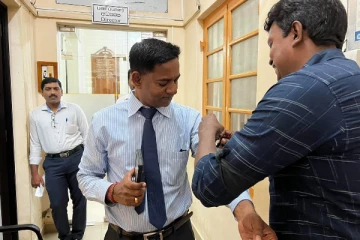 யாழ் வைத்தியசாலைகளில் கறுப்புப் பட்டி அணிந்து போராட்டம்