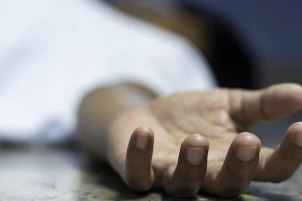 திருவள்ளூர் அருகே ப்ளஸ் 2 மாணவி துாக்கிட்டு தற்கொலை..! - தமிழ்நாடு