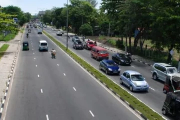 நாடாளுமன்ற நுழைவு வீதியில் போக்குவரத்து தடை