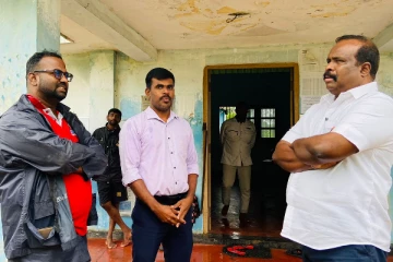 மன்னாரில் வெள்ளத்தினால் பாதிக்கப்பட்ட மக்களை நேரில் சென்று பார்வையிட்ட நாடாளுமன்ற உறுப்பினர் (Photos)