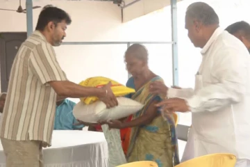 ஃபெஞ்சல் புயல் பாதிப்பு.., நிவாரண உதவிகள் வழங்கிய தவெக தலைவர் விஜய்