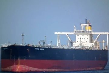 ආයෙත් තෙල් හිඟයක් අත ළඟද? දින 53ක් නැව එක තැන.