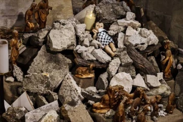 பெத்லஹேமில் மணியோசைக்கு பதில் குண்டு சத்தம் தான் கேட்கிறது: கிறிஸ்துமஸ் நாளில் வேதனை