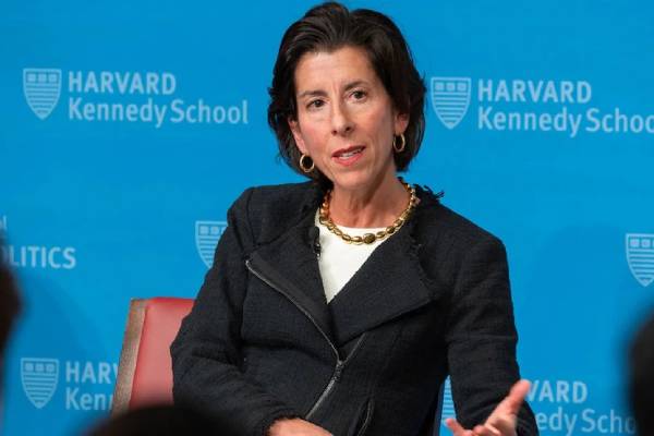 இந்தியாவுக்கு எதிரான ட்ரம்ப் நடவடிக்கைக்கு கடும் விமர்சனம் | Gina Raimondo Slams Trump S Anti India Trade Move இந்தியாவுக்கு எதிரான ட்ரம்ப் நடவடிக்கைக்கு கடும் விமர்சனம் | Gina Raimondo Slams Trump S Anti India Trade Move