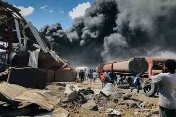 அகதிகள் முகாம் மீது வான்வழித் தாக்குதல்... உடல் சிதறி பலியான பலர்: அரசின் கோர முகம் அம்பலம்