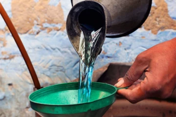 டீசலில் மண்ணெண்ணெய் கலந்த சாரதி ; மடக்கிப் பிடித்த பொலிஸார்