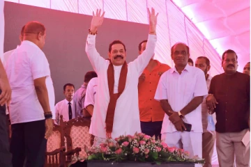 தேர்தலில் தோல்வியடைந்த சரித்திரம் மொட்டுக்கு இல்லை:மகிந்த தம்பட்டம்(Photos)